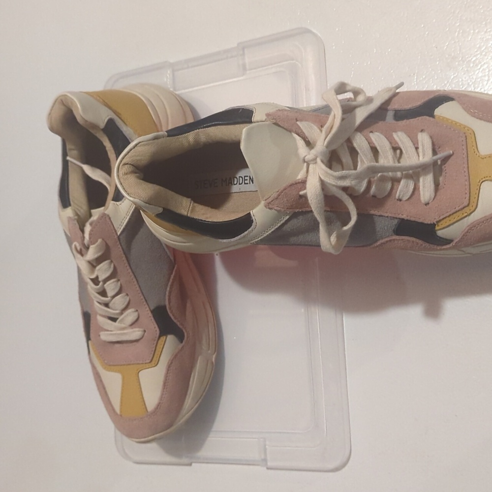 Steve Madden Size 11 Memory Sneakers - image 1